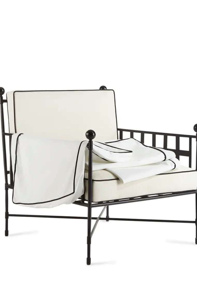 Divanetto moderno da esterno beige con struttura in metallo